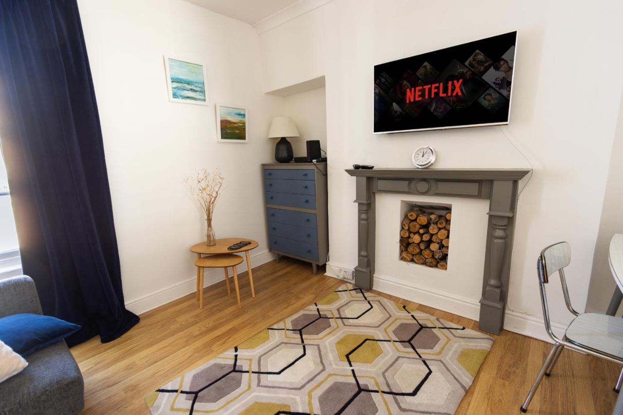 Central Georgian 2 Bedroom - Private Parking - By Habita Property * Plymouth