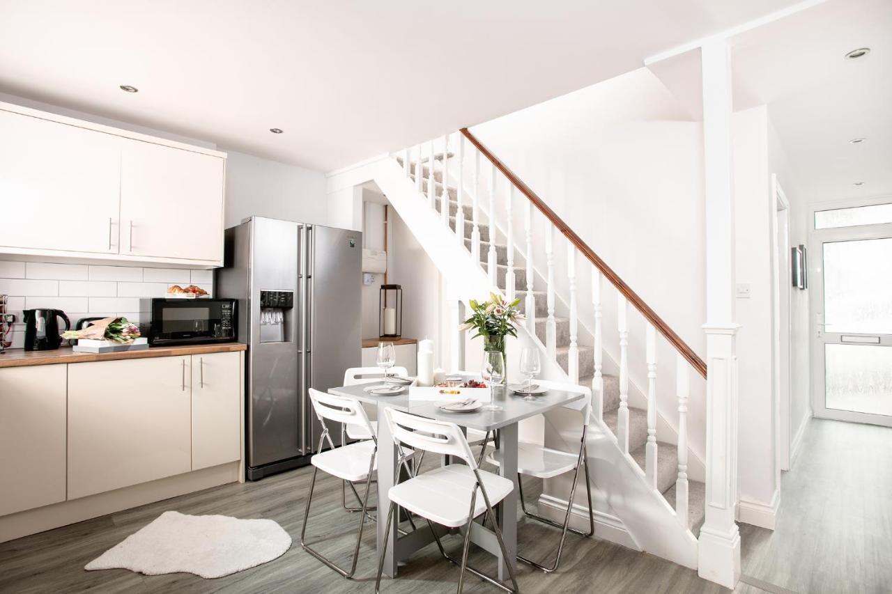 Bijoux - Sleeps 6 - Habita Property Apartment *