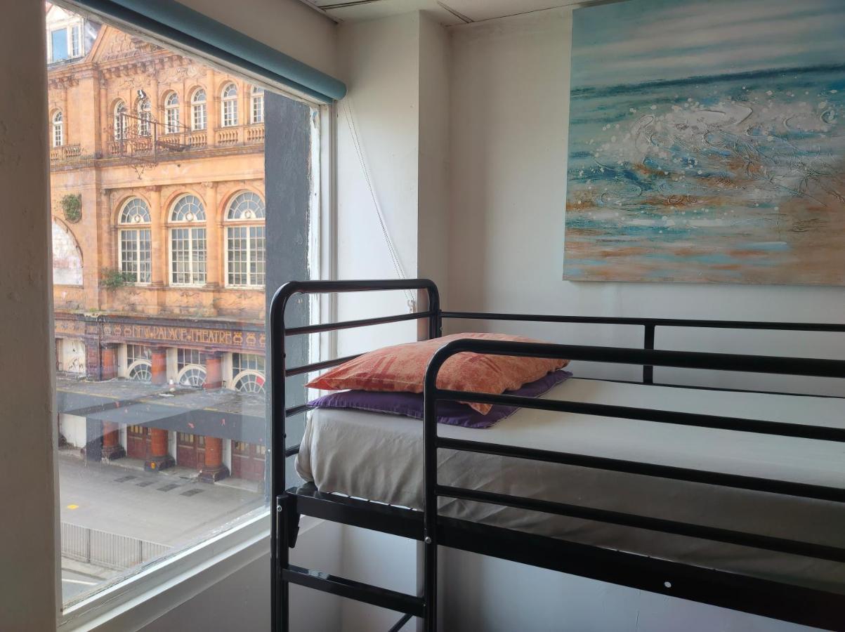 Nomad Nest Hostel *
