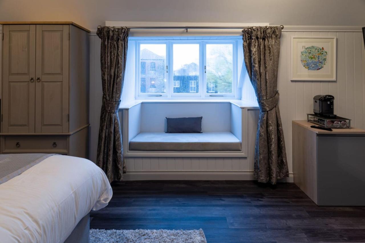 The Three Crowns Bed & Breakfast Plymouth