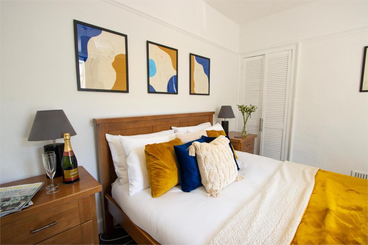 Central Georgian 2 Bedroom - Private Parking - By Habita Property * Plymouth