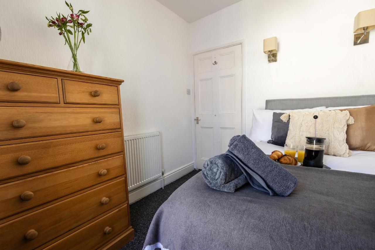 Apartment Central Georgian 2 Bedroom - Private Parking - By Habita Property