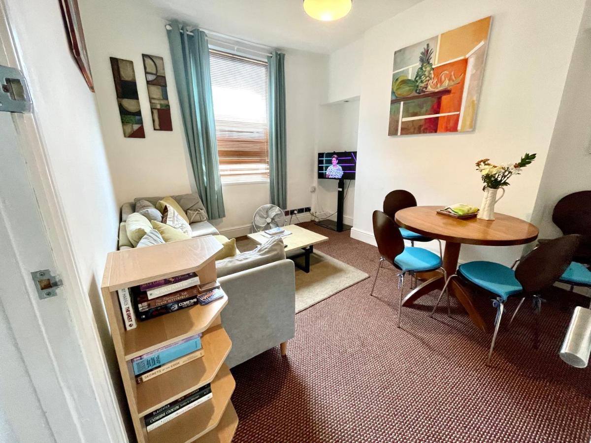 4 Bedroomed Maisonette In Centre, Near Barbican & Seafront * Plymouth