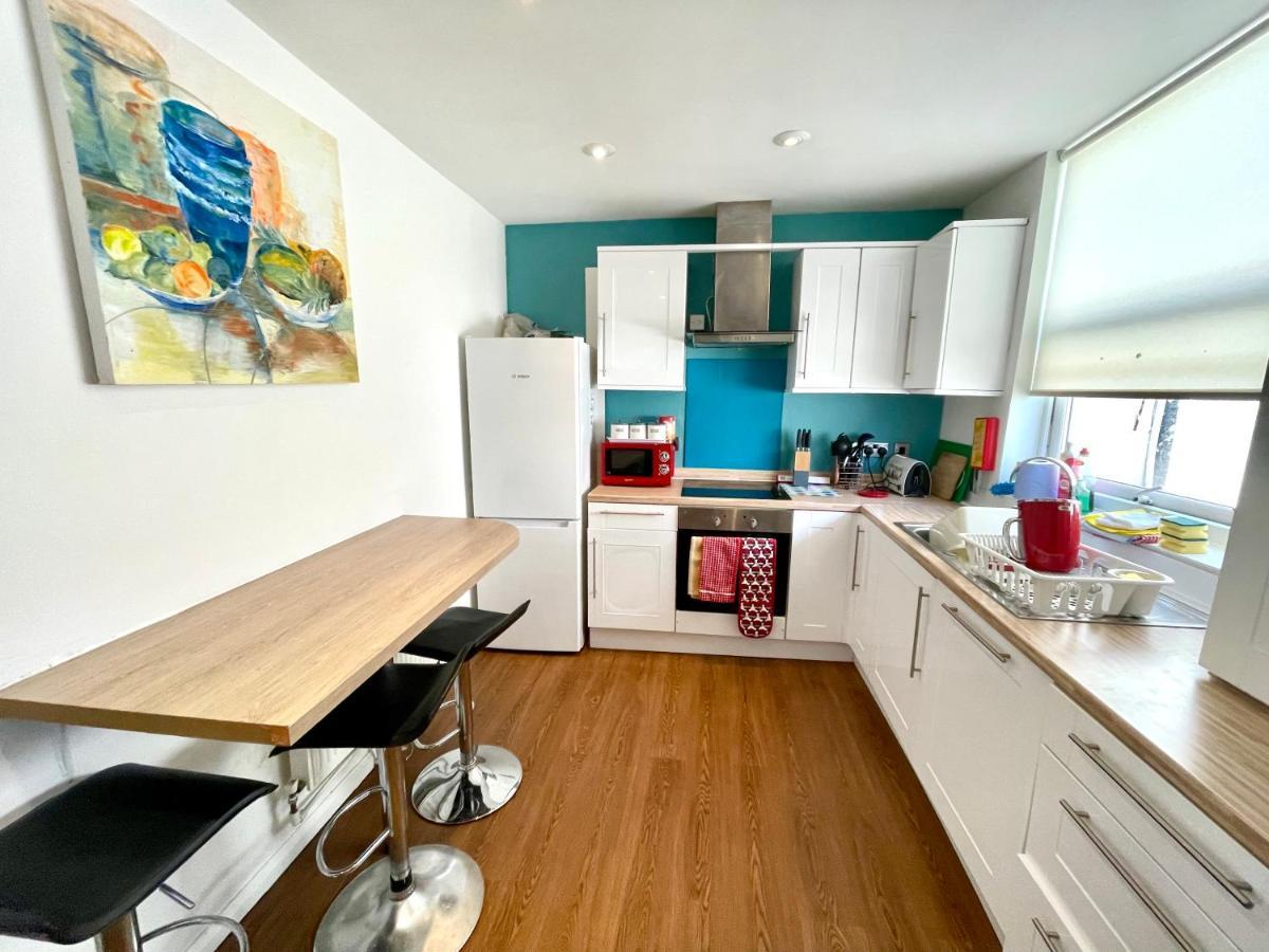 4 Bedroomed Maisonette In Centre, Near Barbican & Seafront *