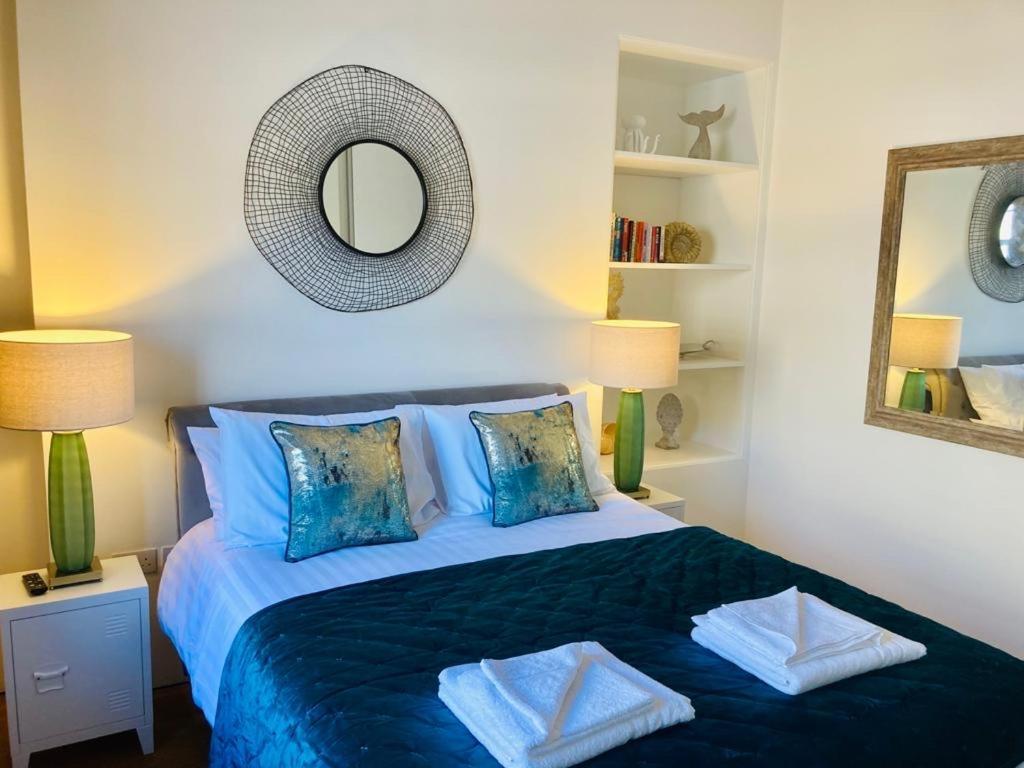 Royal William Yard: Luxury At The Bruce Apartment Plymouth