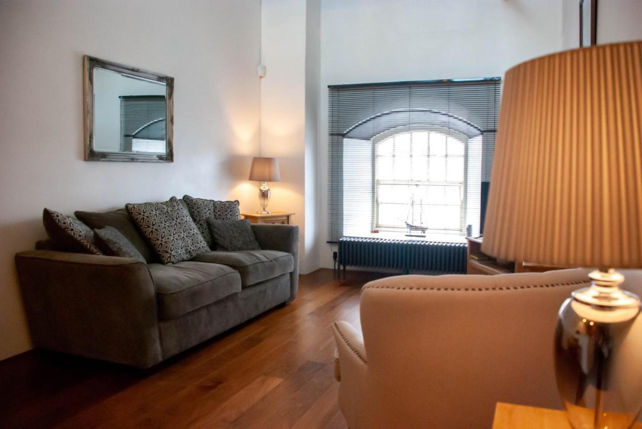 H7 Lets Apartment Plymouth