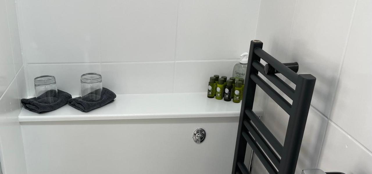 Stunning Contemporary 1 Bedroom En-suite Annexe Apartment