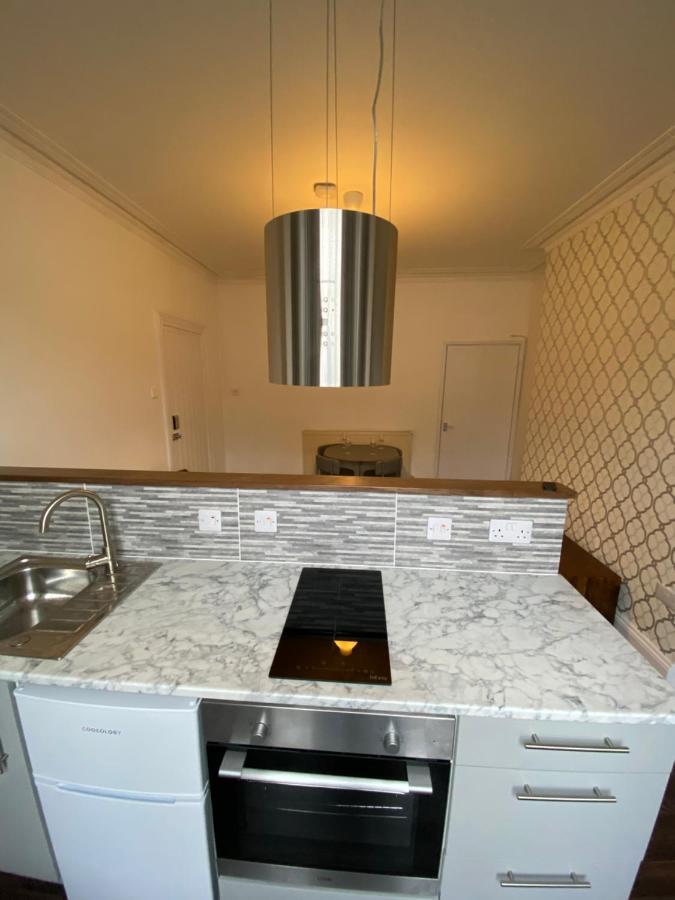 The Walnut Lovely One Bedroom Flat In Stoke. * Plymouth