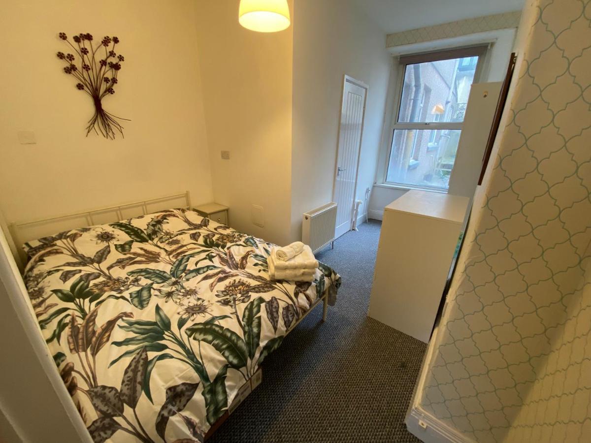 The Walnut Lovely One Bedroom Flat In Stoke. Apartment Plymouth