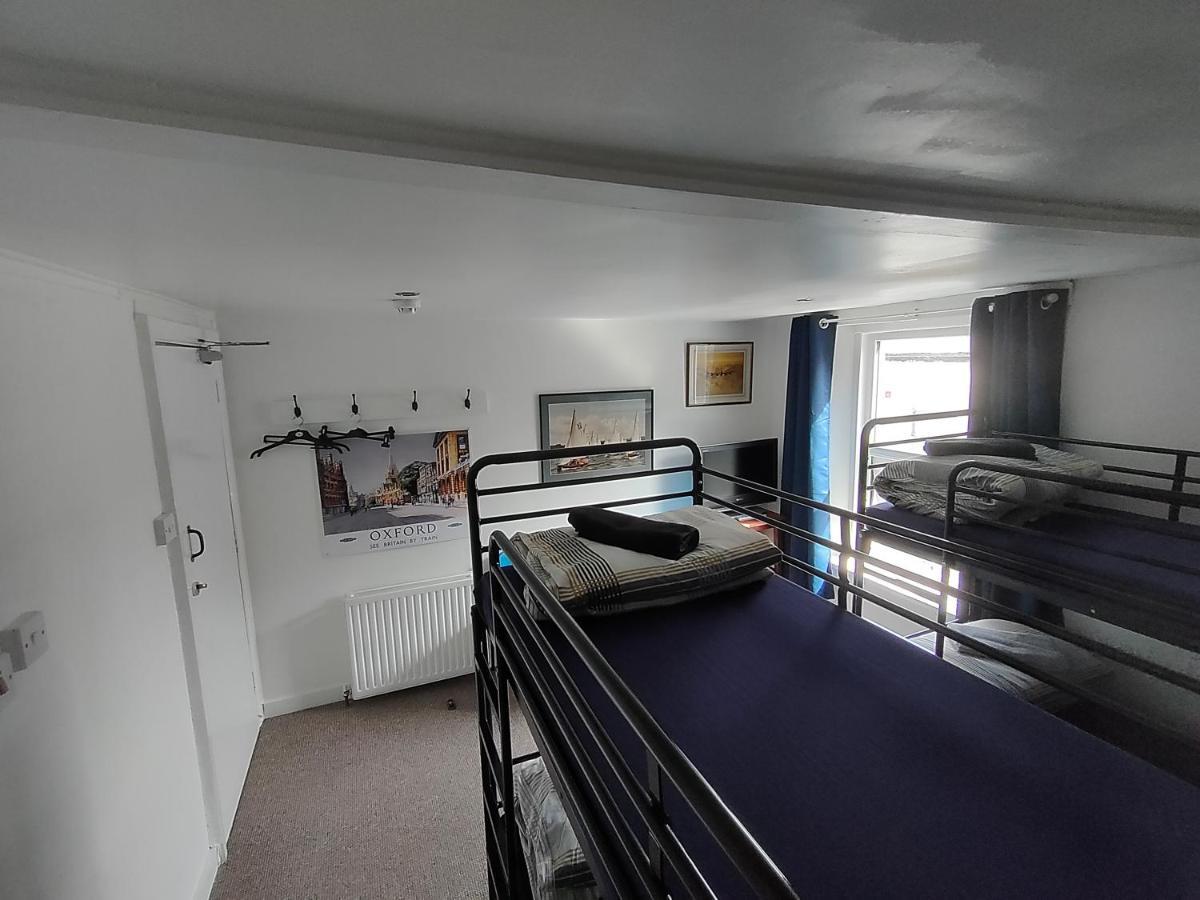 Hostel Nomad Nest Plymouth