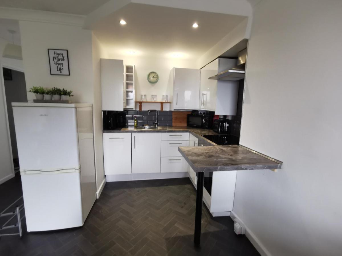 Apartment Beautiful 2-bed Seaview In *