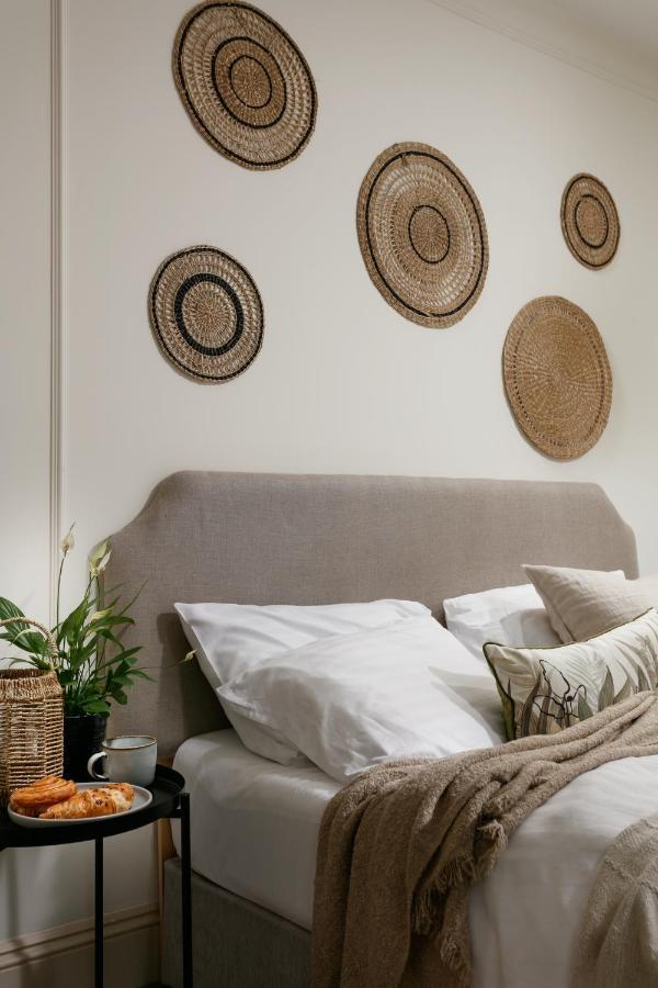 - Sleeps Up To 10 - Free On Street Parking - Pets Welcome - By Luxe Living Holiday home