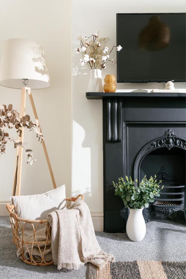 Holiday home - Sleeps Up To 10 - Free On Street Parking - Pets Welcome - By Luxe Living
