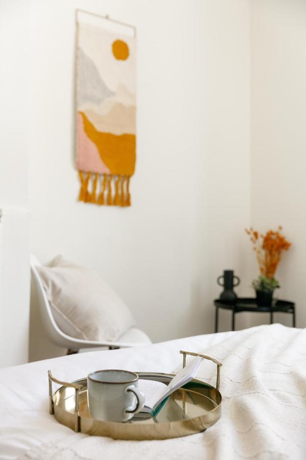 - Sleeps Up To 10 - Free On Street Parking - Pets Welcome - By Luxe Living *
