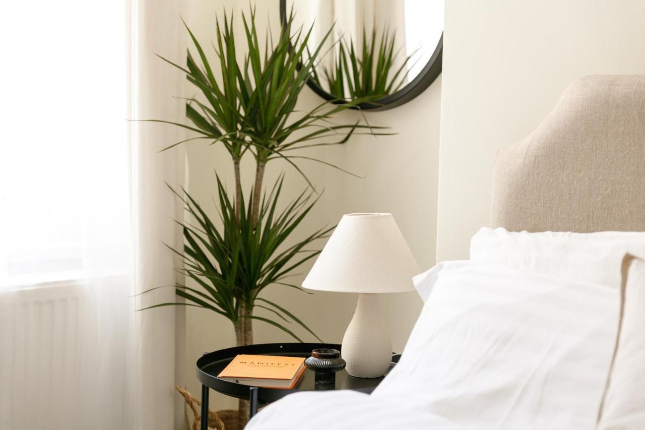 Holiday home - Sleeps Up To 10 - Free On Street Parking - Pets Welcome - By Luxe Living Plymouth