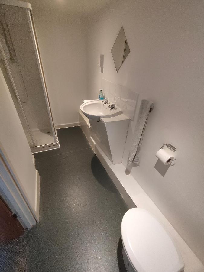 Nomad Nest Hostel *