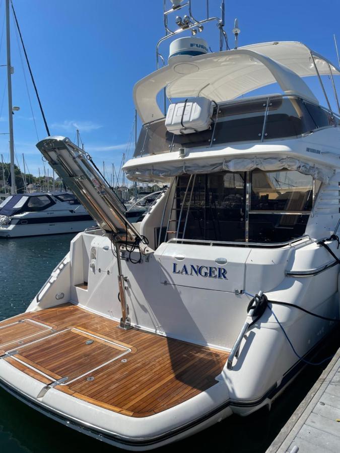 Botel Tranquility Yachts -a 52ft Motor Yacht With Waterfront Views Over Plymouth.