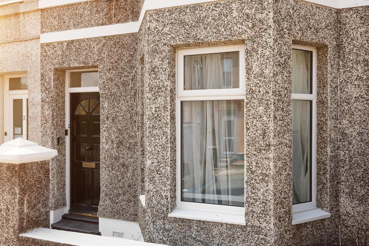 Holiday home - Sleeps Up To 10 - Free On Street Parking - Pets Welcome - By Luxe Living *
