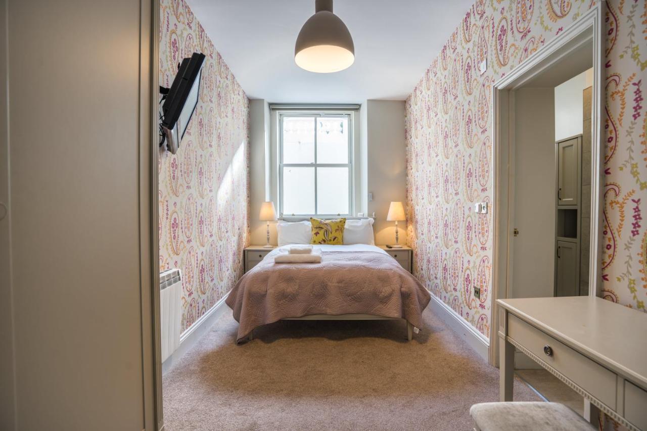 1 Elliot Terrace Aparthotel 4*