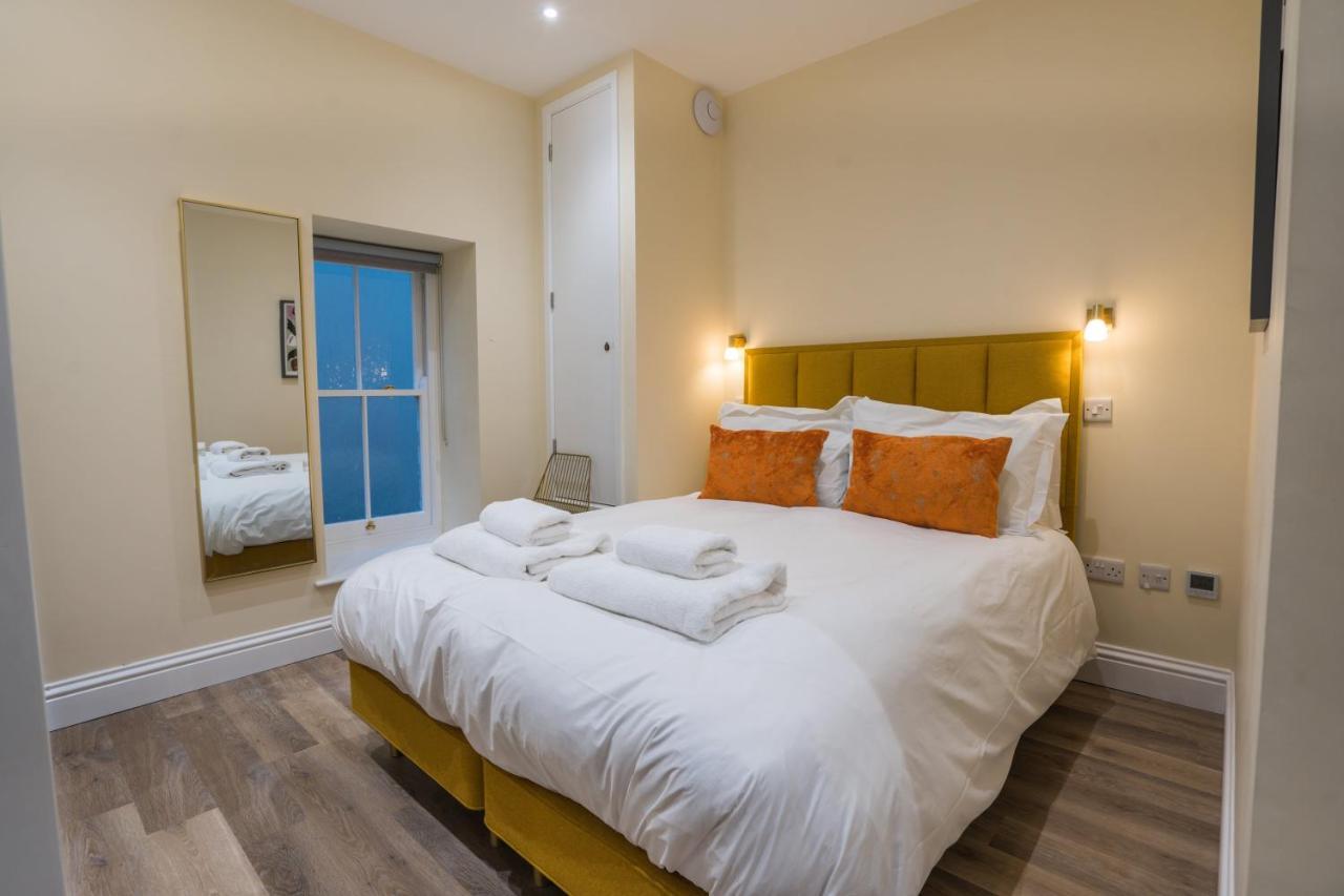 1 Elliot Terrace 4* Plymouth