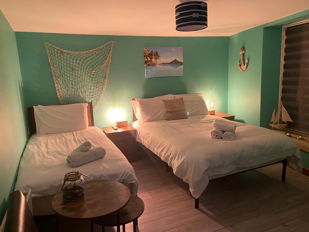Island Since 1835 Barbican, Free Limited Parking, Dogs Friendly , Perfect For Ferry Terminal Plymouth