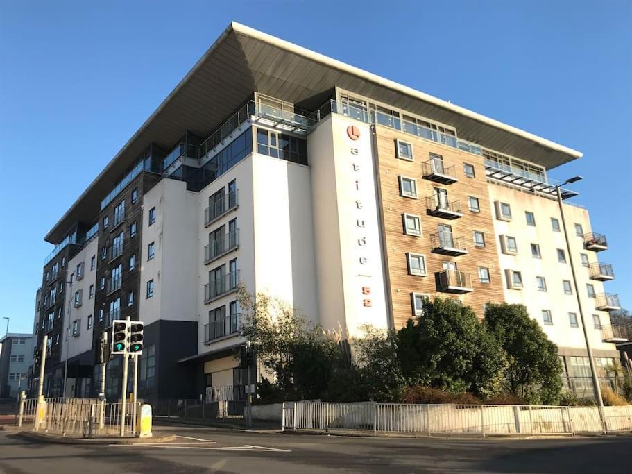 Modern In Latitude52 Dockyard & Parking Apartment