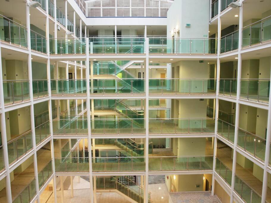 Modern In Latitude52 Dockyard & Parking Apartment