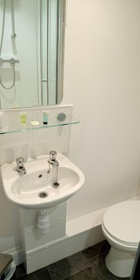 The Kynance House On ,26 Ensuite Hotel