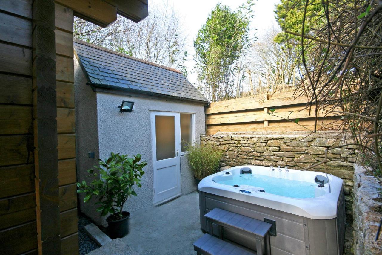 Yealm Self Catering Log In Devon With Hot Tub Chalet Plymouth