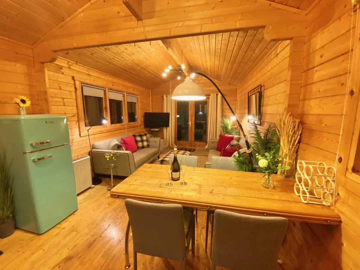 Yealm Self Catering Log In Devon With Hot Tub *