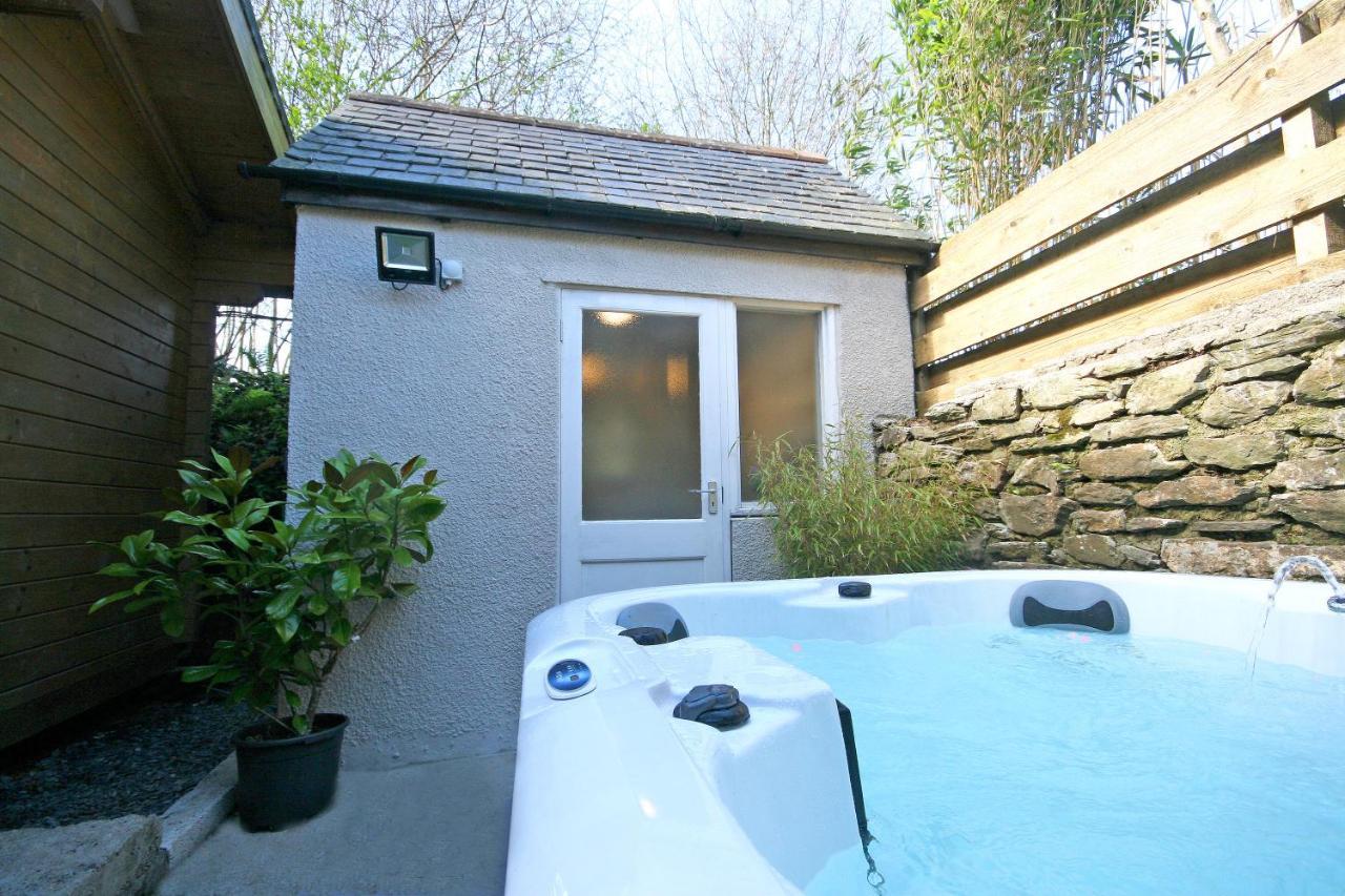Yealm Self Catering Log In Devon With Hot Tub Chalet Plymouth