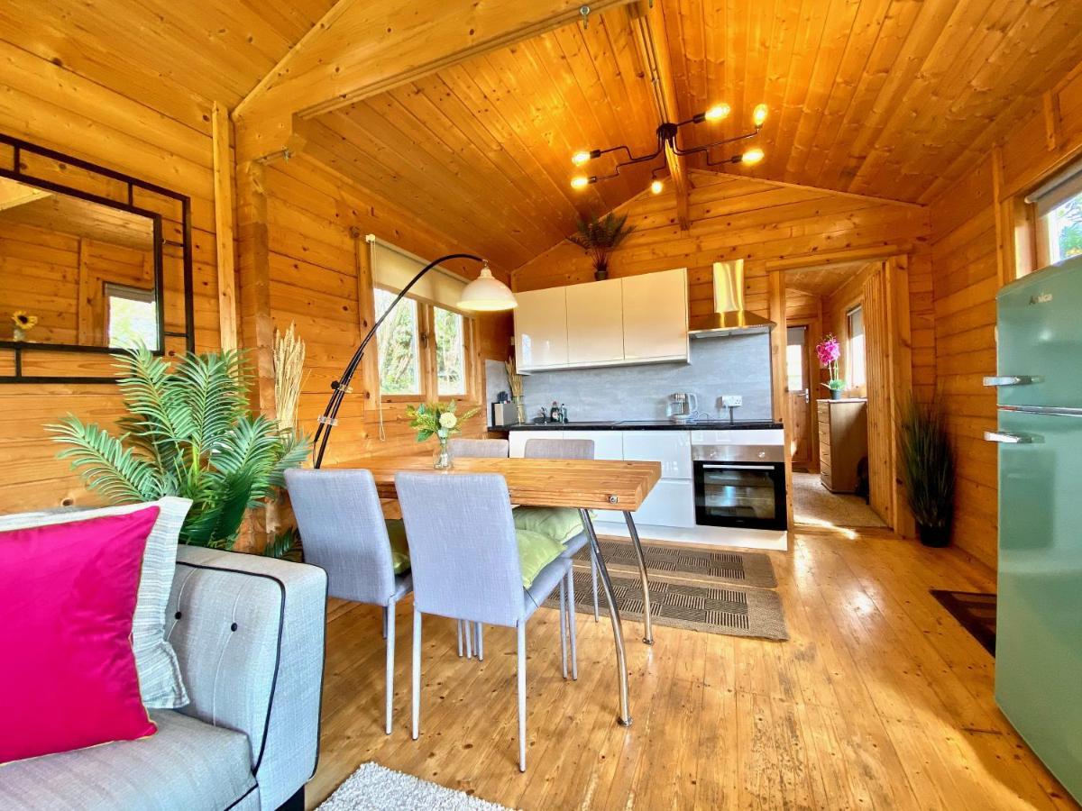 Yealm Self Catering Log In Devon With Hot Tub *