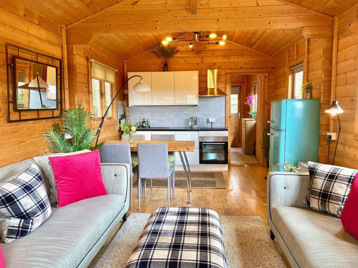 Chalet Yealm Self Catering Log In Devon With Hot Tub
