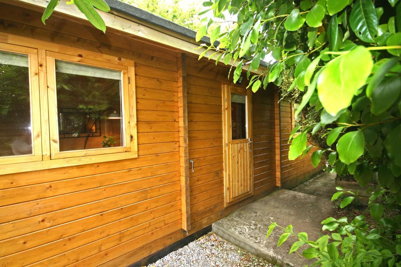Yealm Self Catering Log In Devon With Hot Tub Chalet