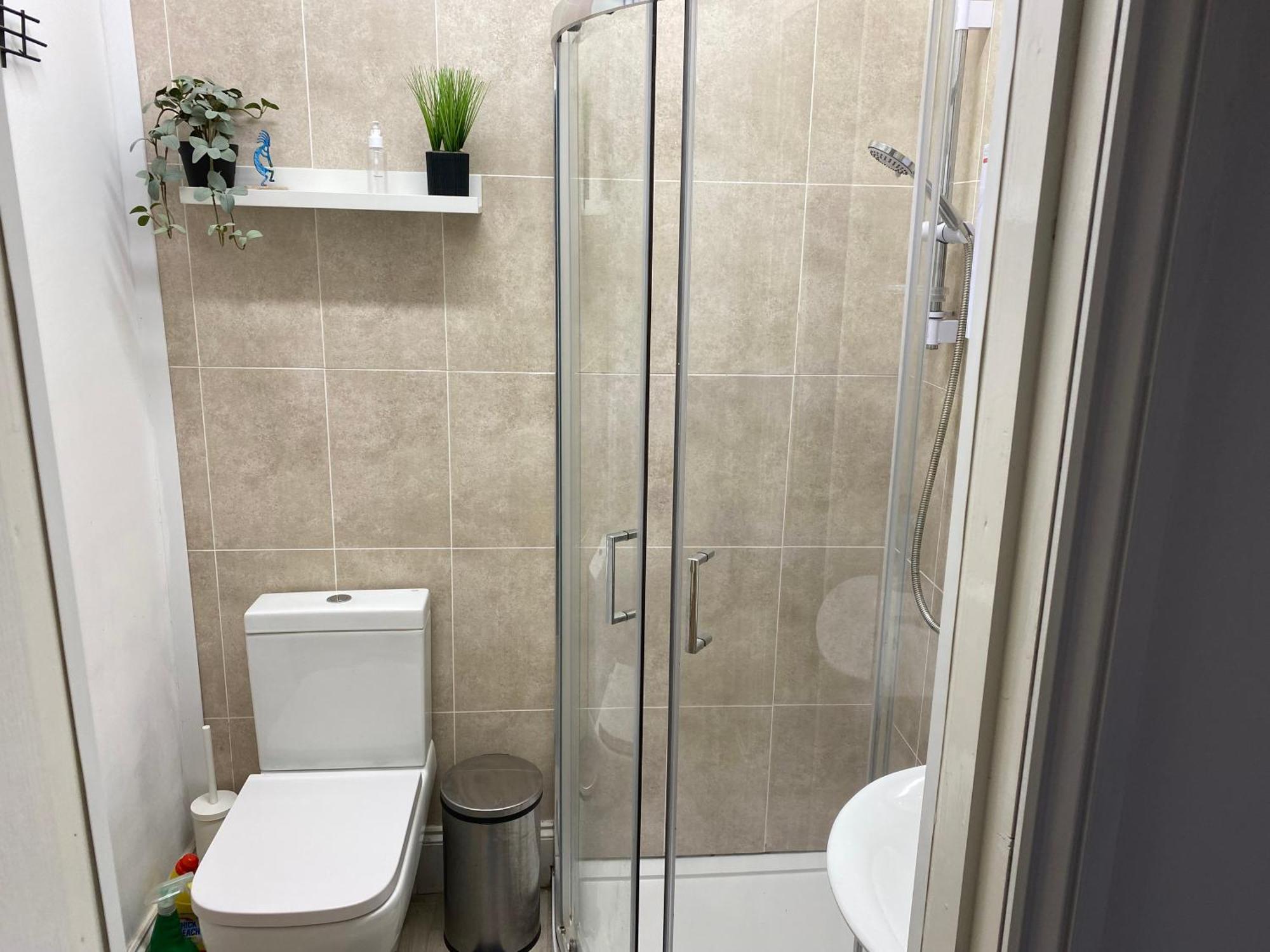 Kingfisher En-suite *