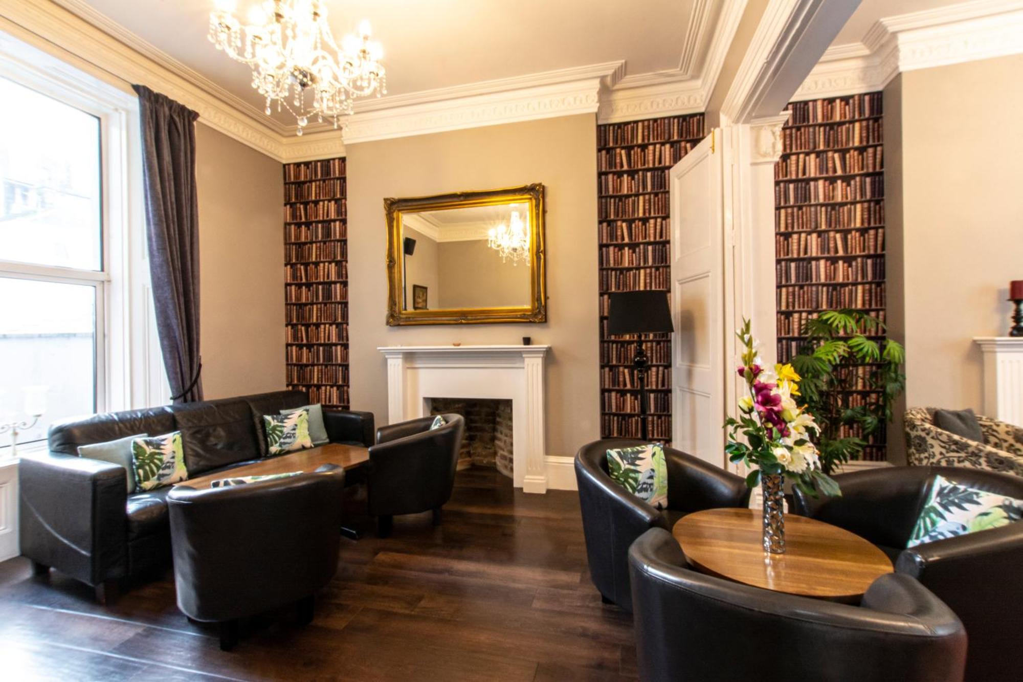 Hotel Oyo The Grosvenor 3*