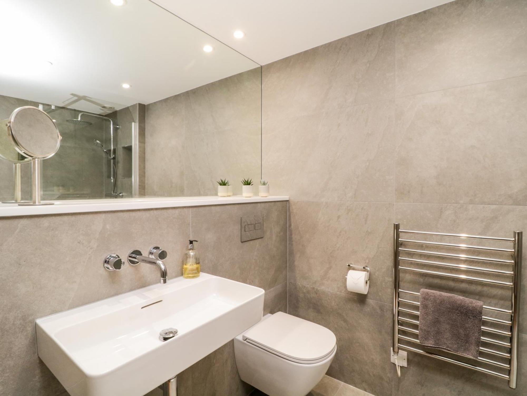 Clarence Riverside, Royal William Yard Apartment