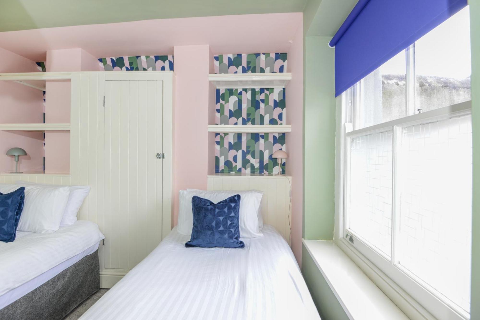 Harbour Court Plymouth - Free Parking - Tucked Away On The Barbican With Courtyard - By Ocean City Retreats Plymouth