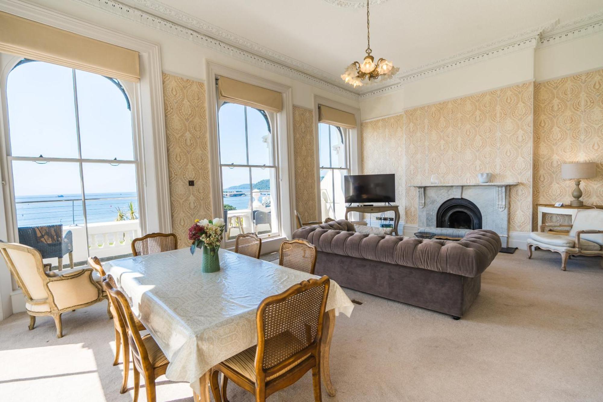 1 Elliot Terrace 4* Plymouth