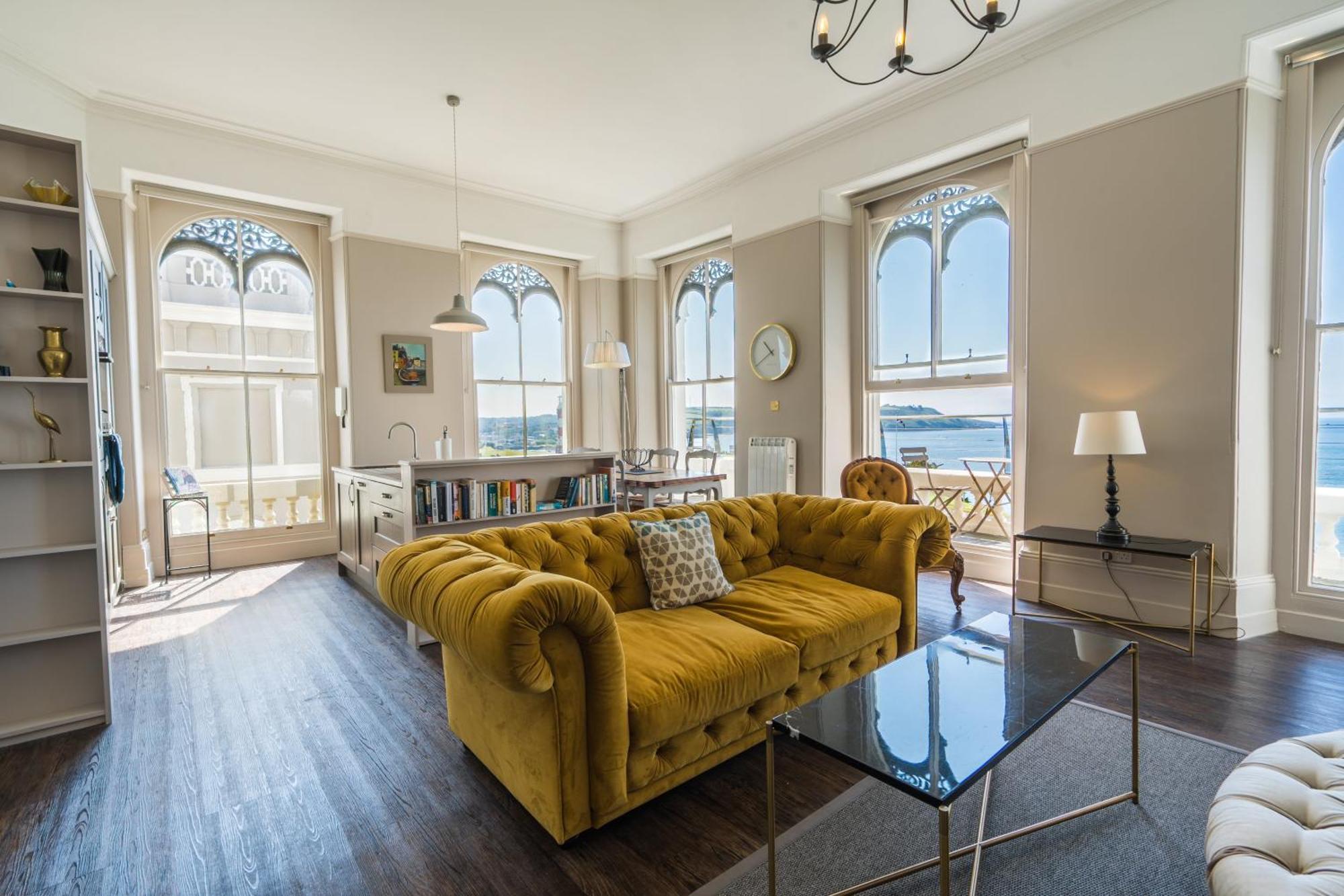 1 Elliot Terrace 4* Plymouth