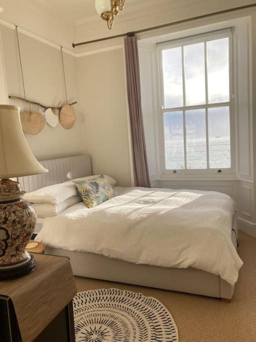 Apartment Stunning Sea Views! Entire Flat, Free Parking Plymouth