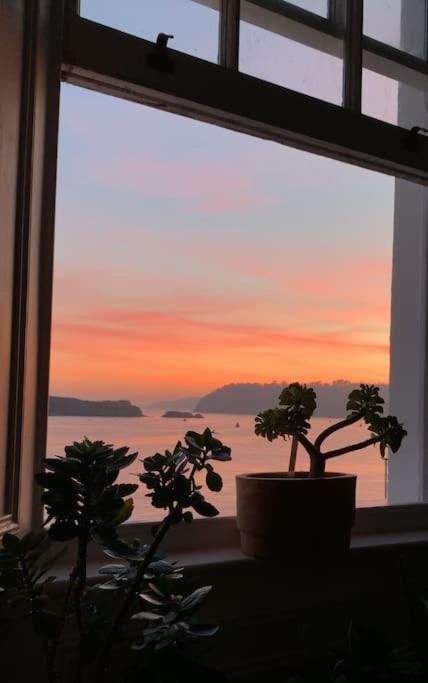 Stunning Sea Views! Entire Flat, Free Parking