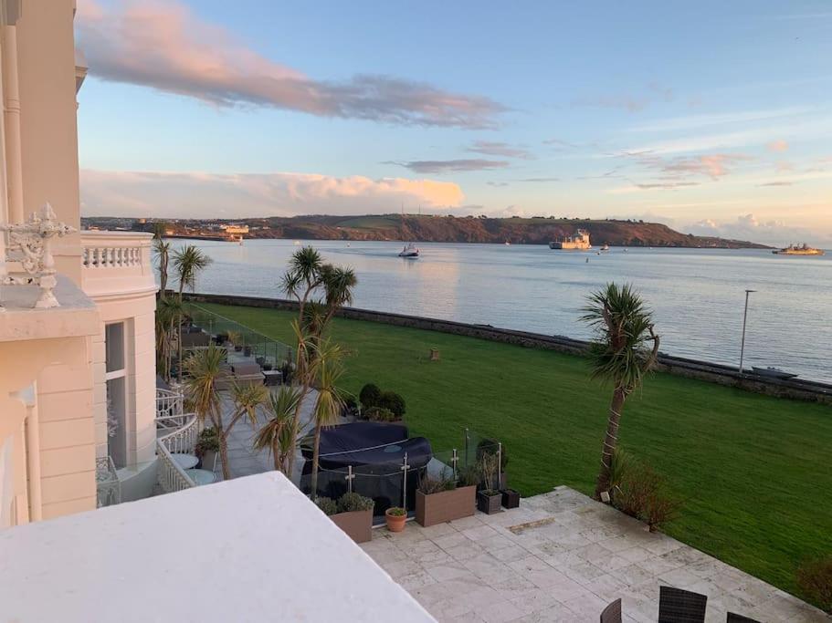 Stunning Sea Views! Entire Flat, Free Parking Apartment *