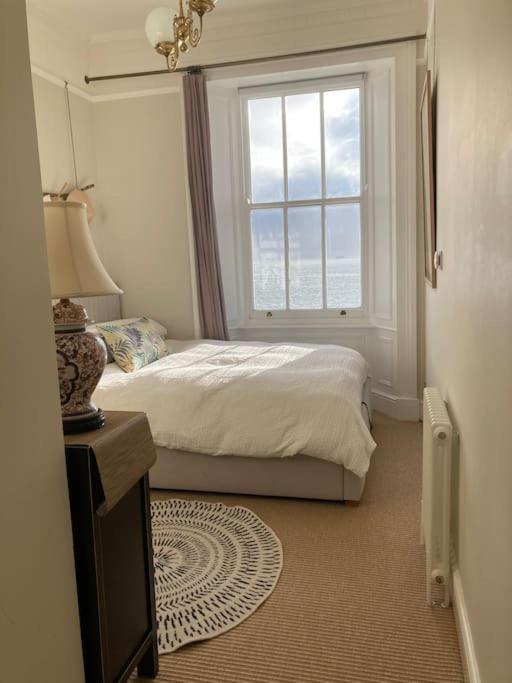 Stunning Sea Views! Entire Flat, Free Parking Apartment Plymouth