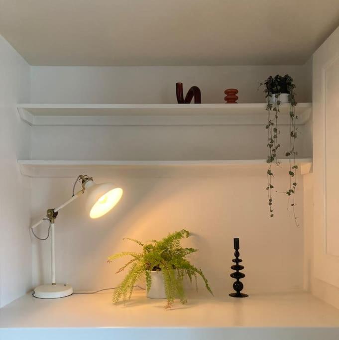 Stunning Sea Views! Entire Flat, Free Parking *