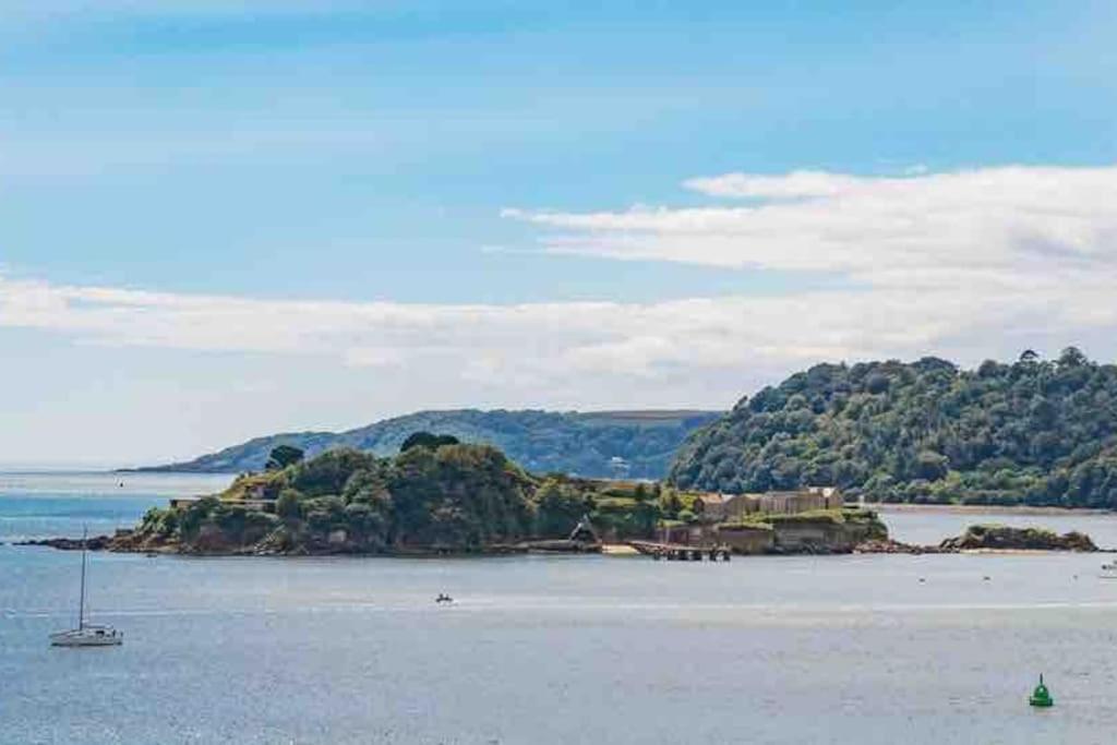 Stunning Sea Views! Entire Flat, Free Parking Apartment Plymouth