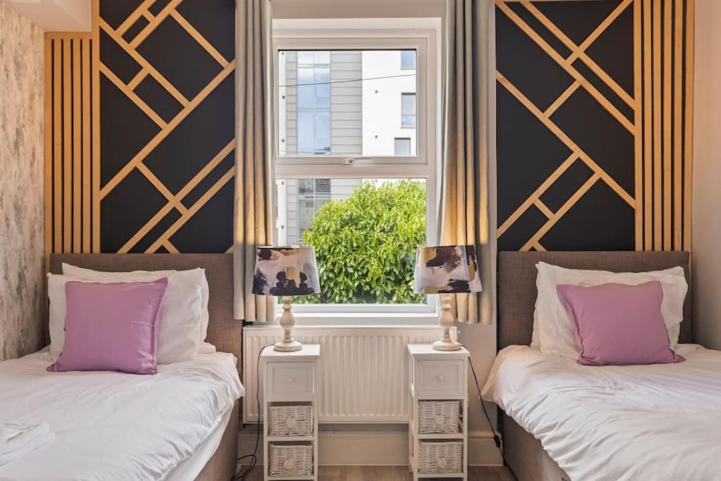 Apartment Stylish Plymouth Gem - Sleeps 6