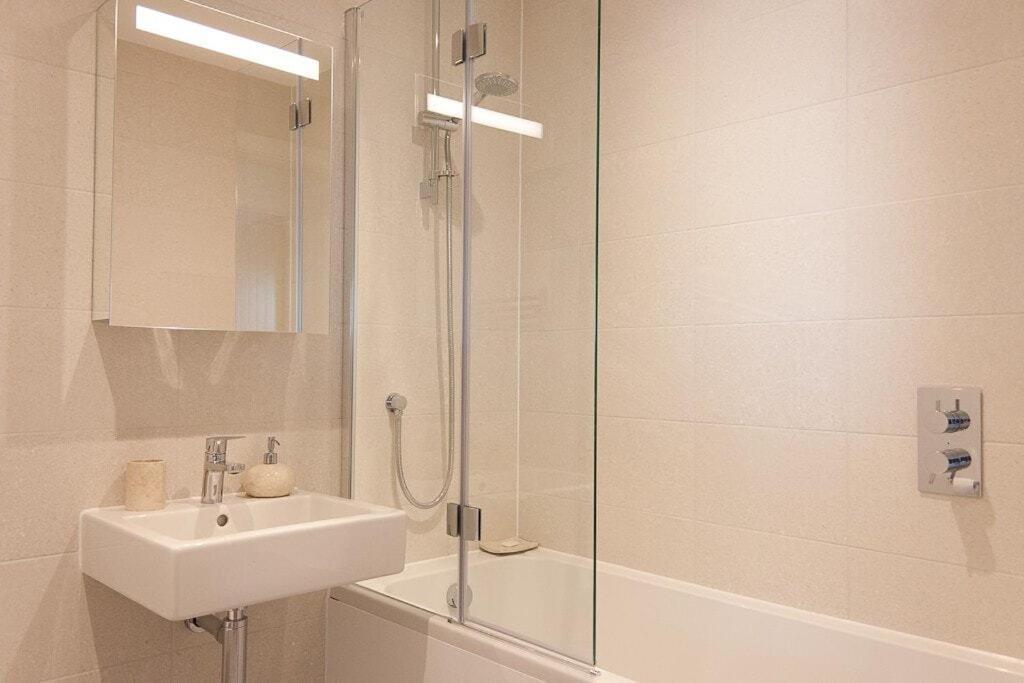2 Bed - Leeward House By Pureserviced Apartment