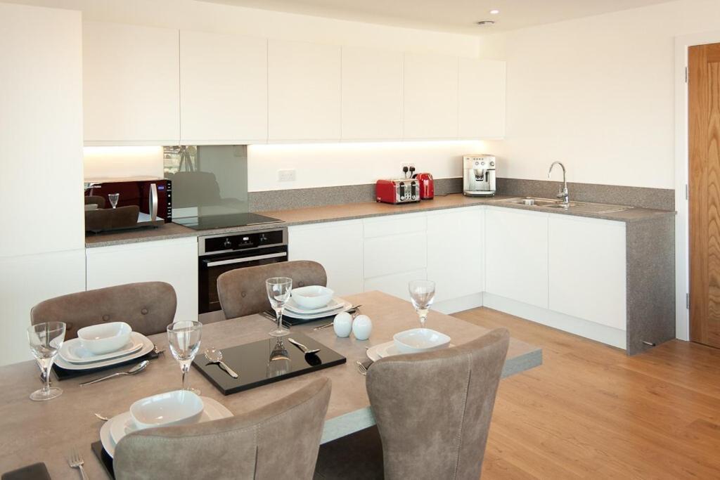 Apartment 2 Bed - Leeward House By Pureserviced Plymouth