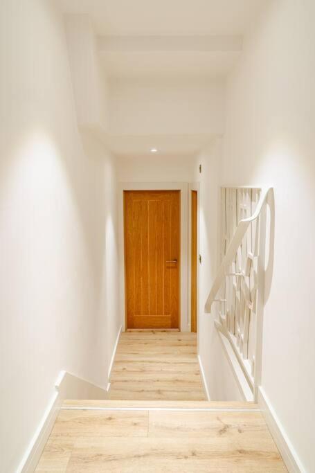 Stunning 2 Bed Apartment, Heart Of The Barbican *